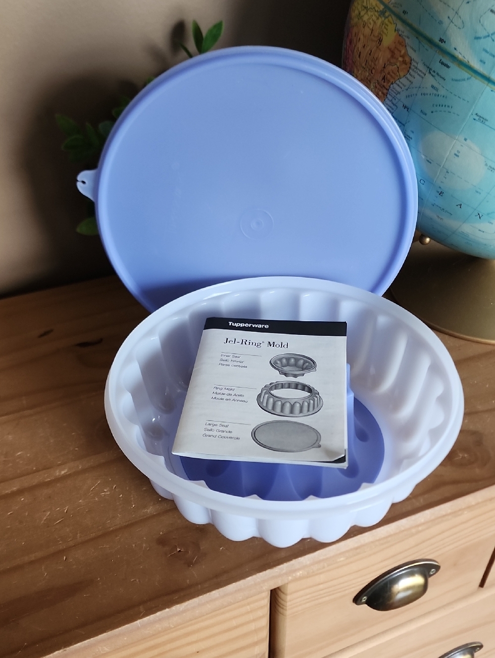 Tupperware Lilac Purple Jel-Ring  Mold